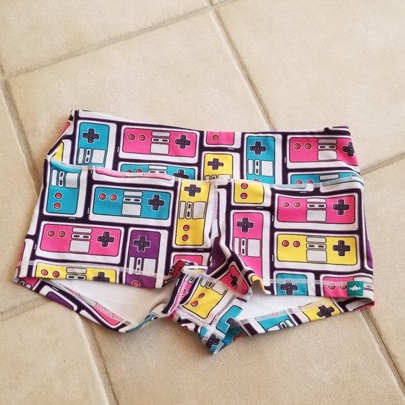 Control Fleek Shorts - Picture 5 of 5